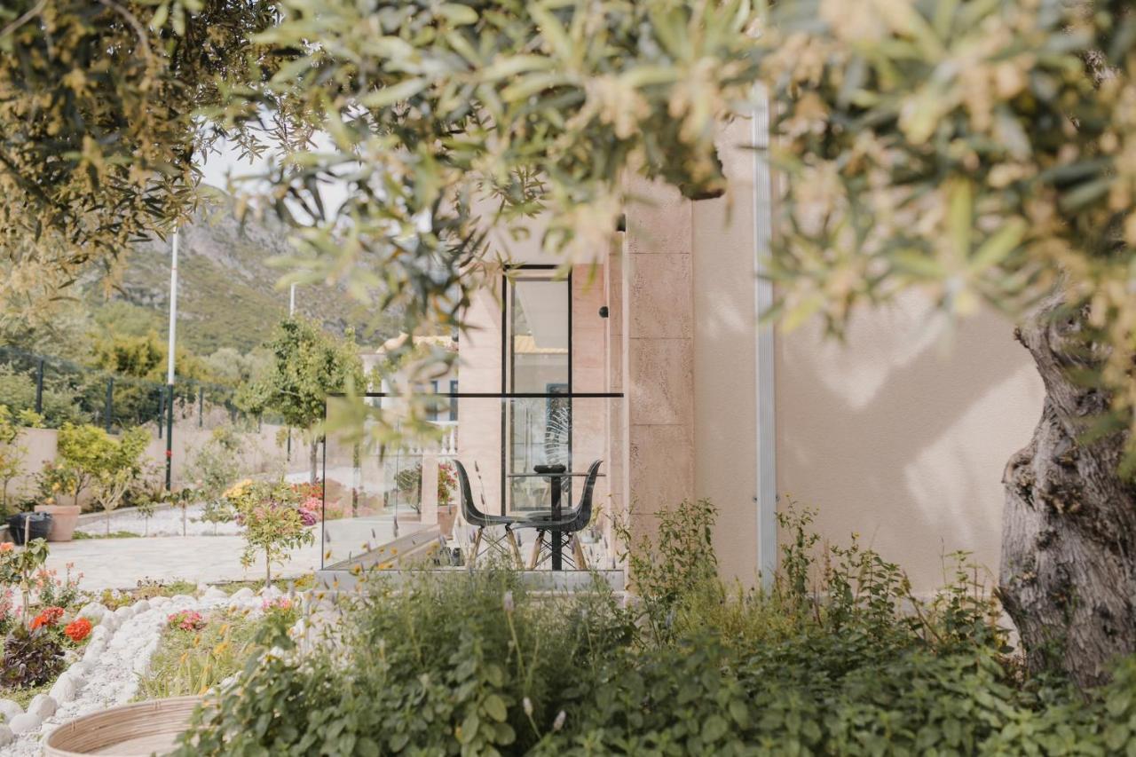 Vila Natali Himare Exterior foto